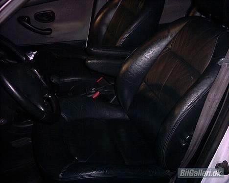 Peugeot 406 - her har vi så min lædersæder som man sider pisse godt i billede 4