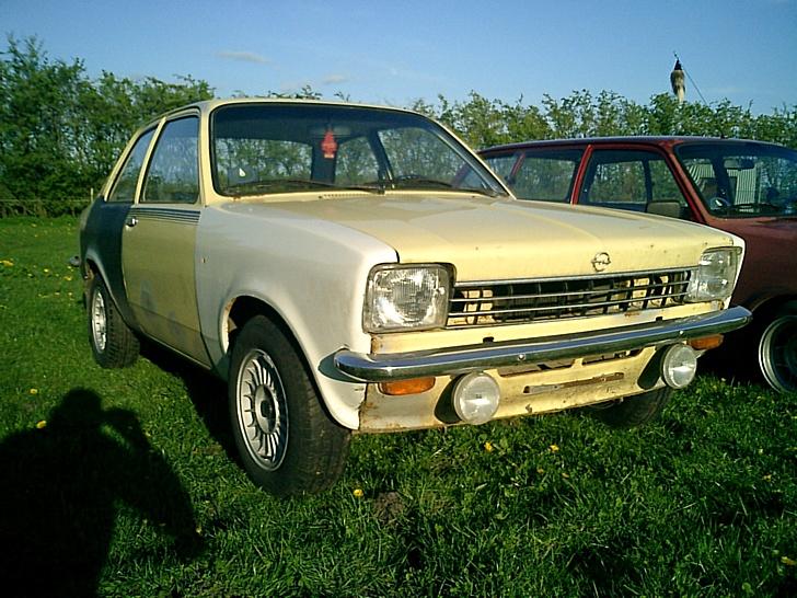 Opel kadett c. solgt - ja der er jo lit rust der skal laves. billede 4
