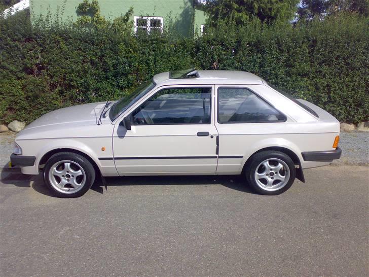 Ford Escort - Solgt billede 2