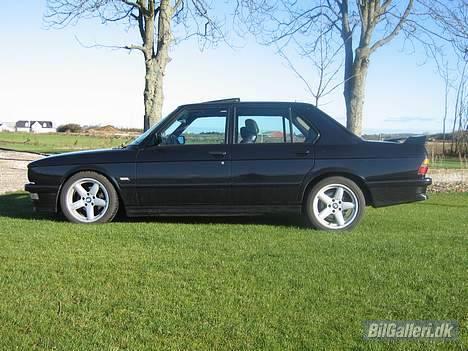 BMW e28 545i turbo (solgt) billede 3