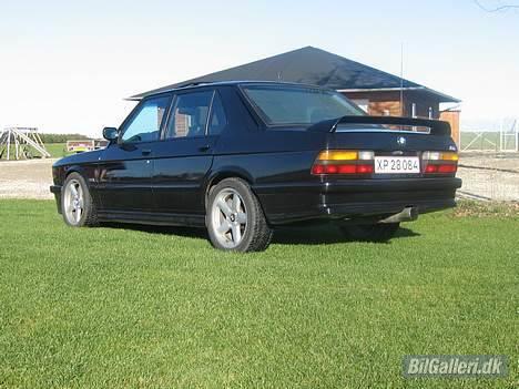 BMW e28 545i turbo (solgt) billede 4