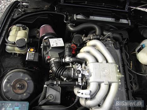 BMW E 30 320i - SOLGT billede 5