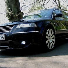 VW -- PASSAT 185 HK -- 