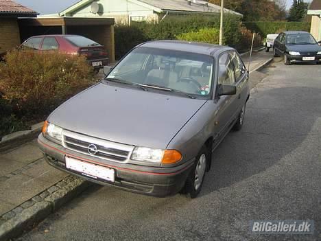 Opel astra 1,6 gl solgt billede 5
