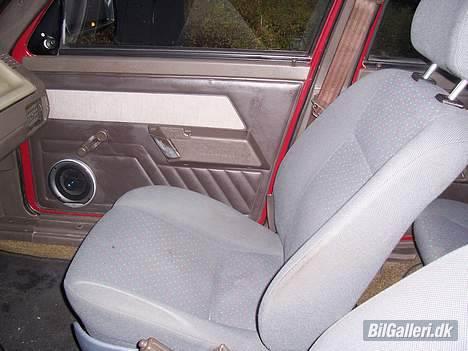 Skoda favorit 135 LX *Solgt* - højre dør side billede 9