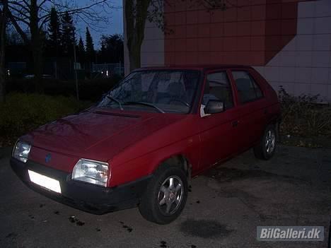 Skoda favorit 135 LX *Solgt* - bil står som nyvasket hehe billede 12