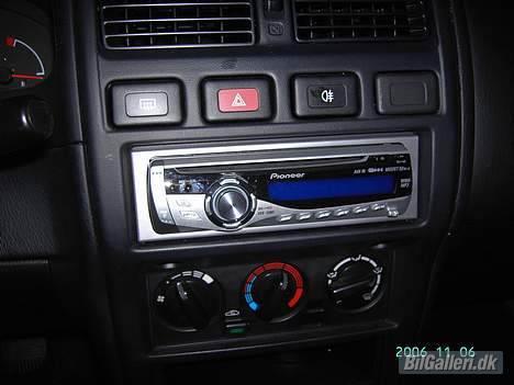 Nissan Almera solgt - Pioneer det holder :D billede 3