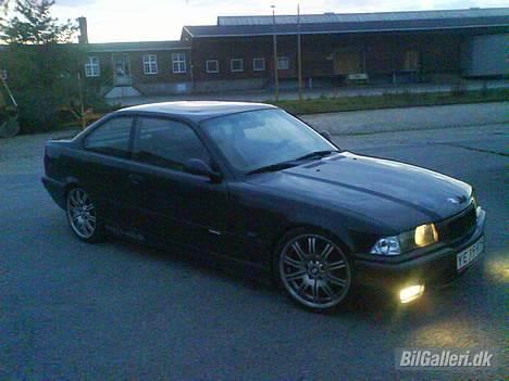 BMW e36 325I Coupé SOLGT! billede 2