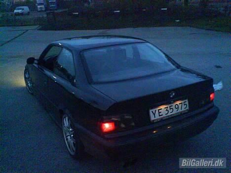 BMW e36 325I Coupé SOLGT! billede 6