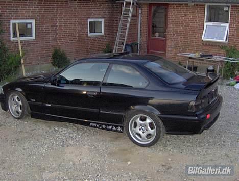 BMW e36 325I Coupé SOLGT! - sådan så den ud lige efter den havde været til toldsyn billede 10