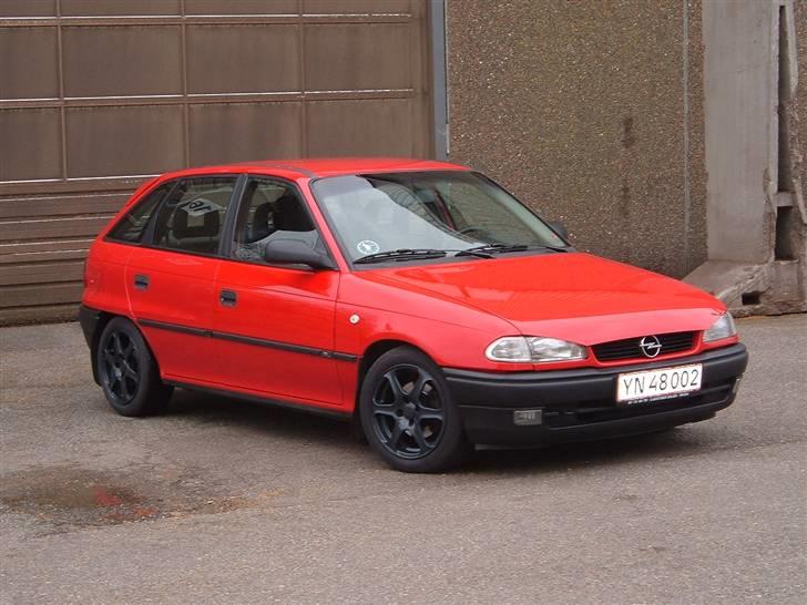 Opel Astra 1,6 16v SOLGT billede 2