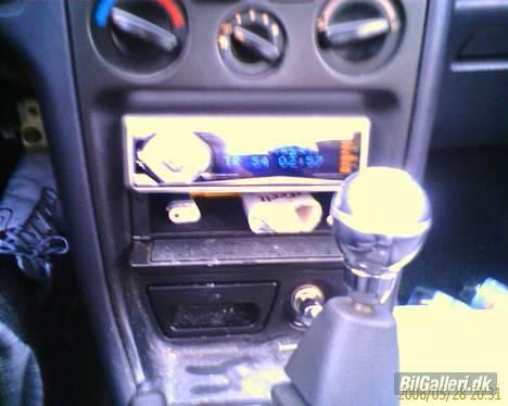 Mitsubishi galant .... dead... - rigtig fed cd-afspiller , billedet er desvære ikke så godt  billede 14