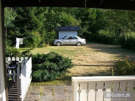 Mercedes Benz W 202 - Bilen på en af de utallige ferieture billede 2