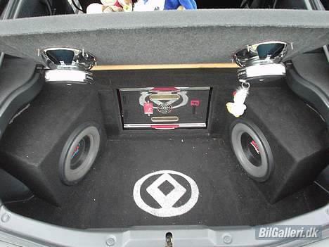 Mazda 323f billede 4