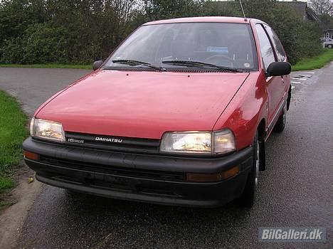 Daihatsu Charade "solgt" - Standard hatsu, mit projrkt vinteren over.  billede 4