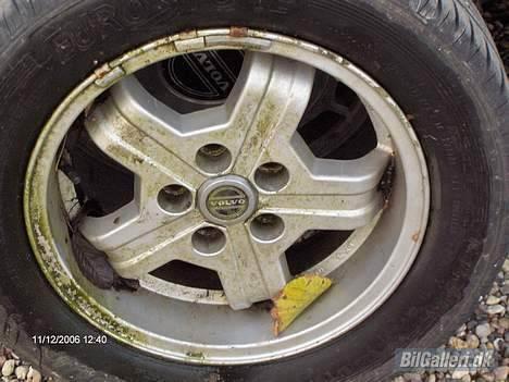 Volvo 240GL - skrottet billede 8