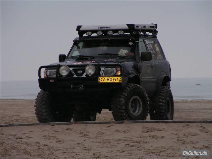 Nissan Patrol GR y61 billede 1