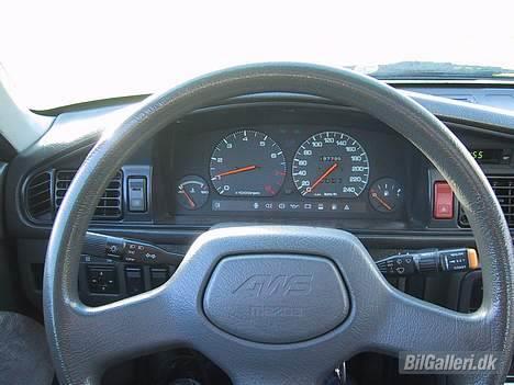 Mazda 626 gt coupe til salg - ja den kan gå det ud. og ja det er en 4ws ikke mange af dem i landet billede 7