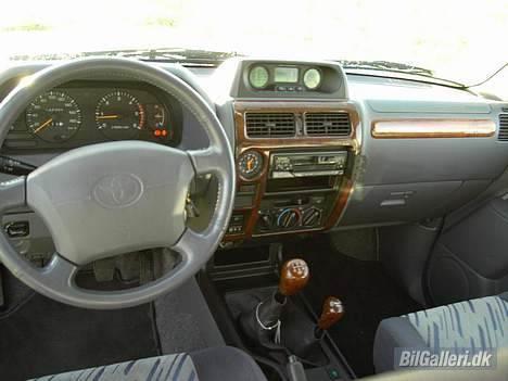 Toyota Landcruiser 3.0 TD solgt billede 7