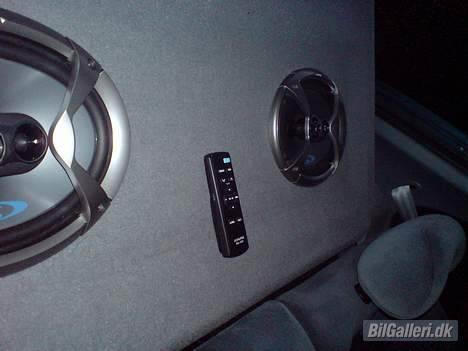 Renault Megane - Baghøjtaler + fjernbetjeningen billede 3