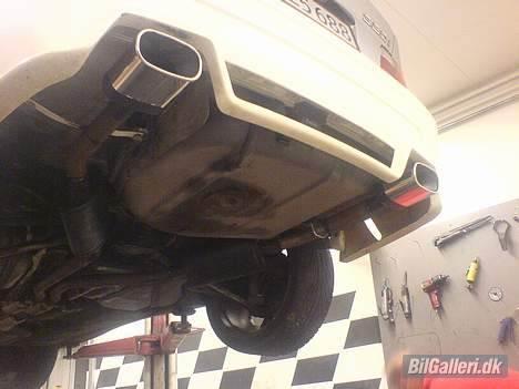 BMW 320i Rotrex -Solgt- - Den nye 328 udstødning, med udbygning i hver side... billede 11