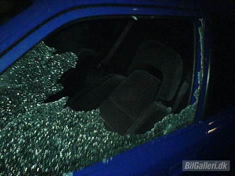 Toyota Corolla 1,6 16v  "solgt" - Så haved jeg jo lige besøg af nogle IDIOTER. Men de fik heldigvis ikk fat i noget ! billede 20