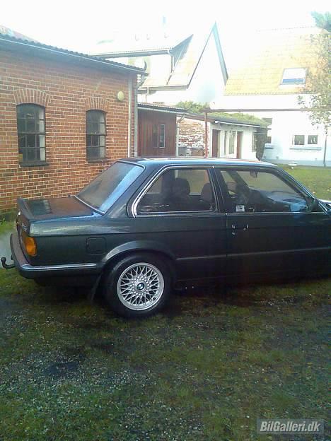 BMW 325e (solgt) billede 4