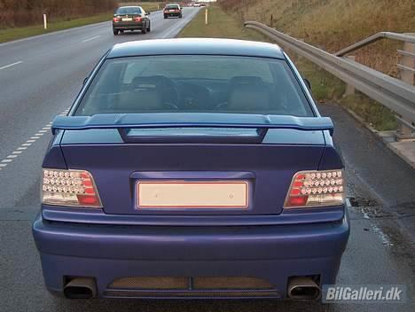 BMW 325 TD SOLGT - Bagfra med de nye diode baglygter billede 17