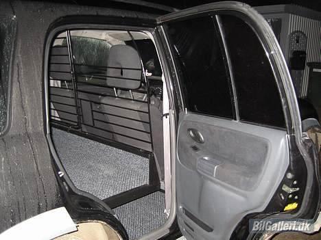 Suzuki Grand Vitara SOLGT - faceliftet til 2004 model: sidebeklædninger og gulvtæpper billede 16