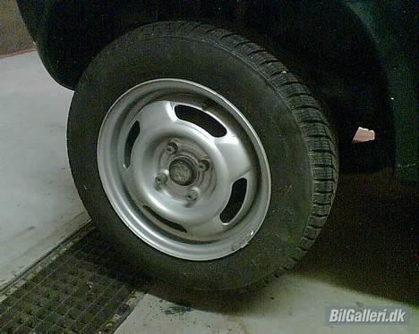 Opel Corsa B sport - SOLGT - Stålfælge fra en Ascona;) Gir et lidt federe look:) billede 2