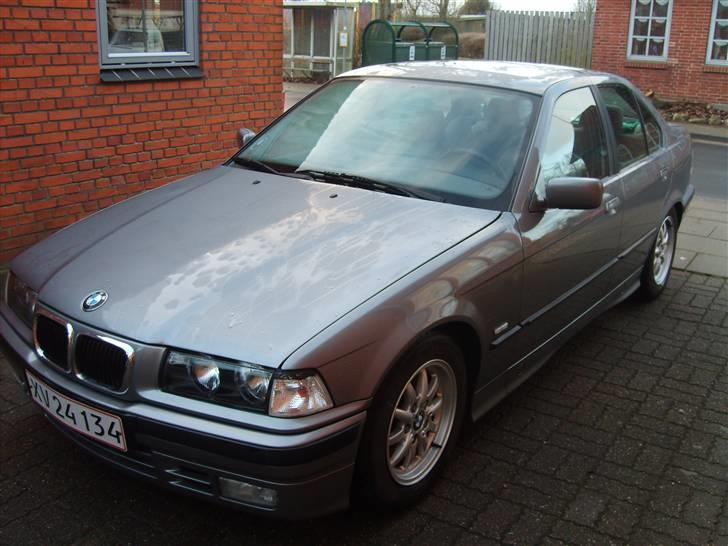 BMW 320 i E36 6 Cylinder  billede 6