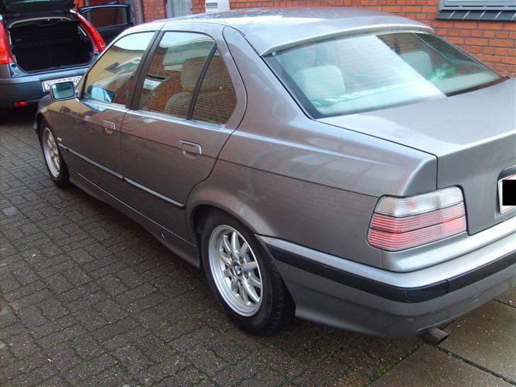 BMW 320 i E36 6 Cylinder  billede 7