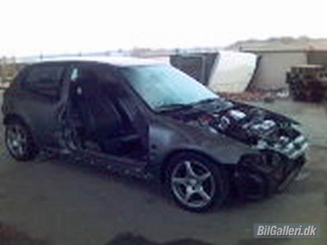 Honda civic (V- Max marts '07) - Det var noget af et arbejde at skille den ad i atomer :-)  billede 3