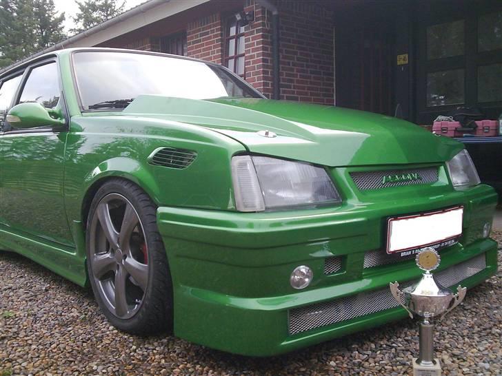 Opel Ascona C -- LET's go!! - Der sneg sig lidt ind fra en PUG 206. Bemærk det rustfri rørføring indtil luftfilteret!! billede 3