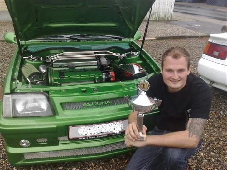 Opel Ascona C -- LET's go!! - Demon day 2009. En glad vinder af flotteste motorrum. Udvalgt af Lars V ham selv:) billede 8