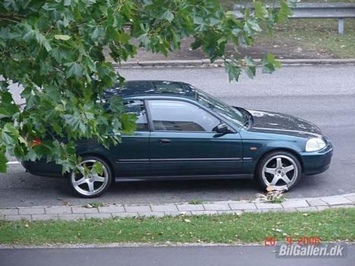 {{currentPhoto.altText}} billede {{currentPhoto.number}}