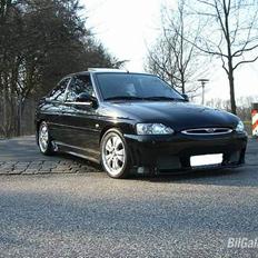 Ford Escort 1,8i Sport (solgt)