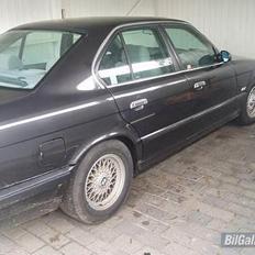BMW 520i 24v solgt