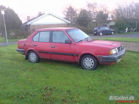 Volvo 360 GL 2,0 VINTERBIL billede 2