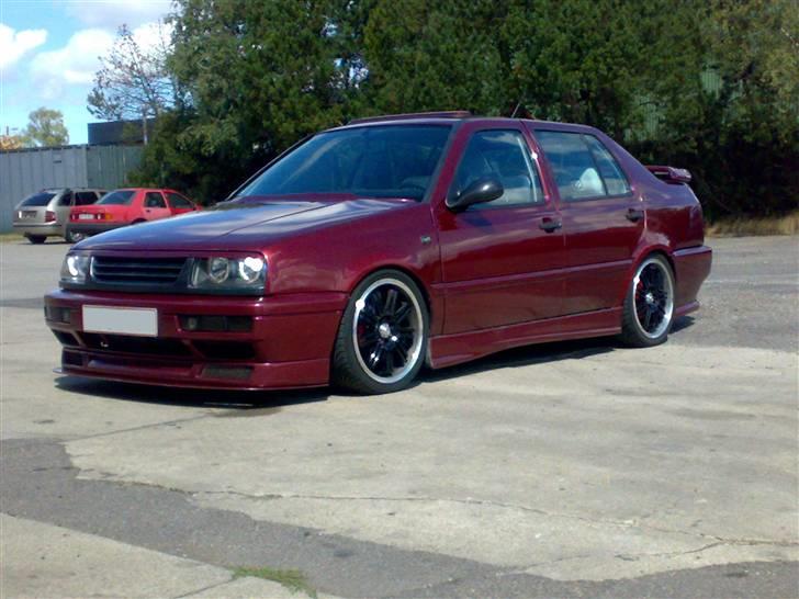 VW Vento 1.8 --solgt-- - med de nye hjul billede 2