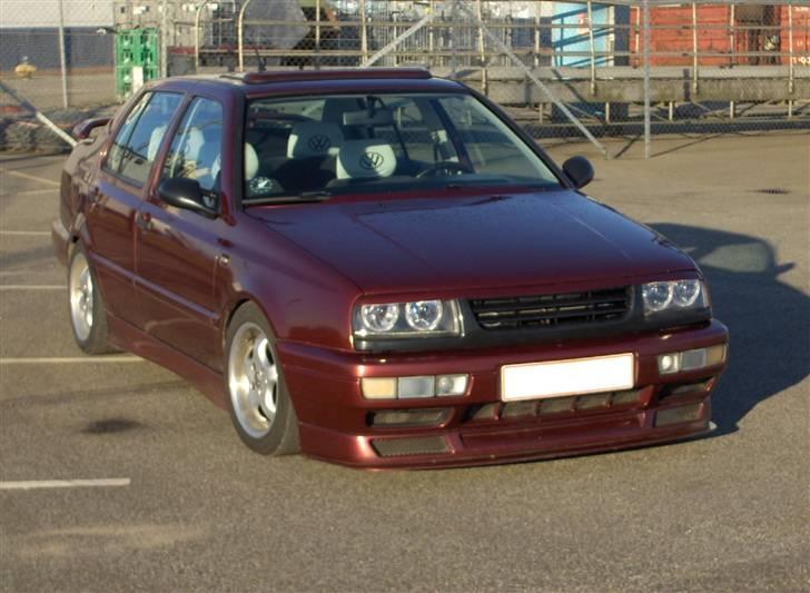 VW Vento 1.8 --solgt-- billede 4