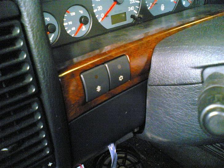 Citroën Xantia Turbo Activa  - den kontakt til højre med aircon mærket er der man skifter fra familie bil til racer billede 8