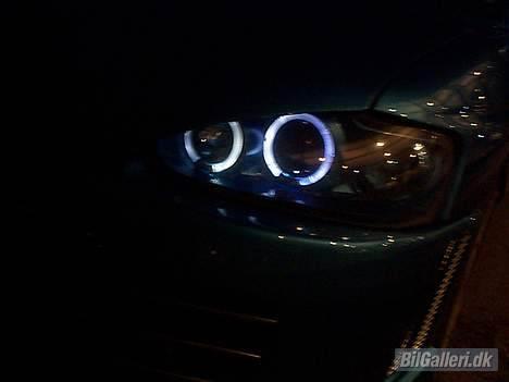 Ford Escort til salg - lækkert med Angel-eyes.. passer godt til bilen billede 5