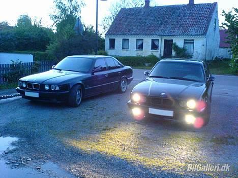 BMW 540i - solgt - h: min 540i og v: min kammerats 535i billede 6