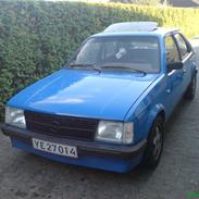 Opel kadett d solgt