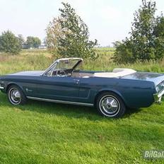 Ford Mustang Convertible