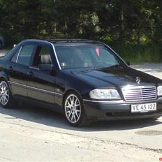 Mercedes Benz C180 Elegance TIL SALG