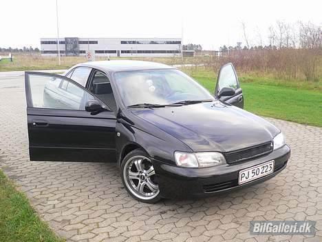 Toyota carina e billede 1