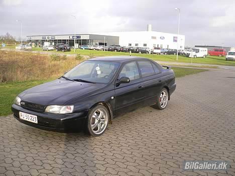 Toyota carina e billede 4