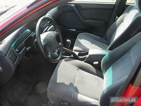 Toyota Carina E solgt billede 2